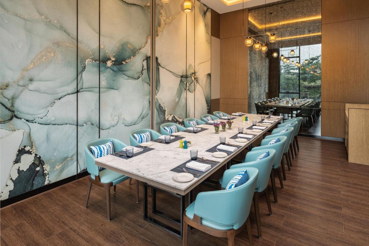 Готель Fairfield By Marriott Mumbai International Airport Екстер'єр фото